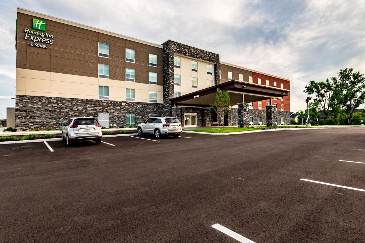 Holiday Inn Express & Suites Dayton East - Beavercreek, An Ihg Hotel Exterior photo